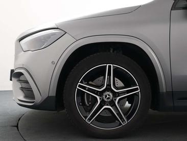 Mercedes GLA 250e — photo 13