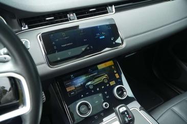 Land Rover Range Rover Evoque P300e — photo 22