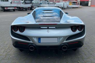 Ferrari F8 Tributo — photo 8