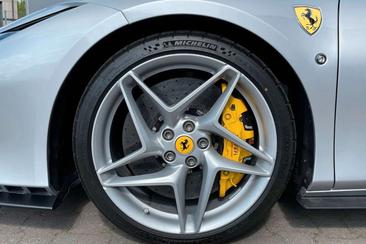 Ferrari F8 Tributo — photo 9