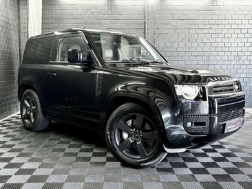 Land Rover Defender 110 D300 MHEV — photo 3