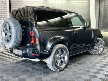Land Rover Defender 110 D300 MHEV — photo 6