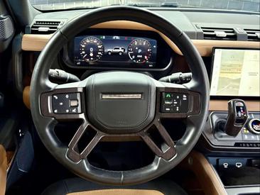 Land Rover Defender 110 D300 MHEV — photo 11