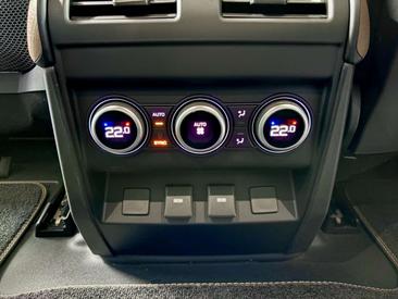 Land Rover Defender 110 D300 MHEV — photo 27