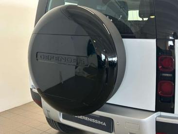 Land Rover Defender 90 D200 MHEV — photo 5