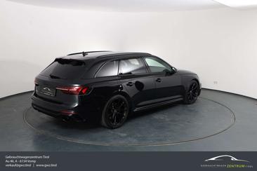 Audi RS4 Avant — photo 7