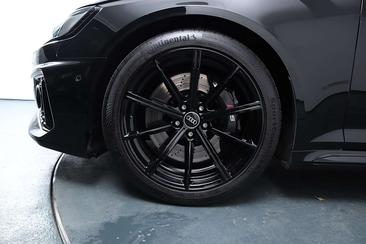 Audi RS4 Avant — photo 14