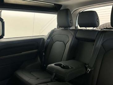 Land Rover Defender 90 D200 MHEV — photo 19