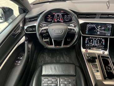 Audi RS7 — photo 11