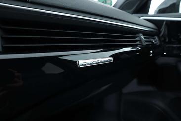 Audi RS4 Avant — photo 31