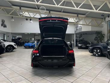 Audi RS7 — photo 16