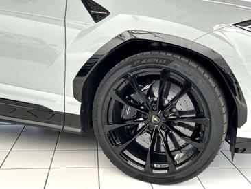 Lamborghini Urus SE — photo 3