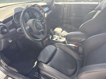 Mini 3 Portes Berline Cooper SE — photo 4