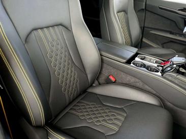 Lamborghini Urus SE — photo 9