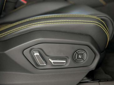 Lamborghini Urus SE — photo 10