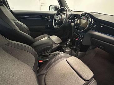 Mini 3 Portes Berline Cooper — photo 4