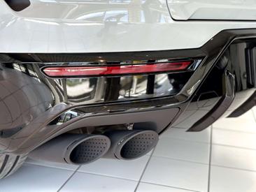 Lamborghini Urus SE — photo 14
