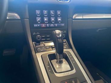 Porsche 718 Cayman — photo 16