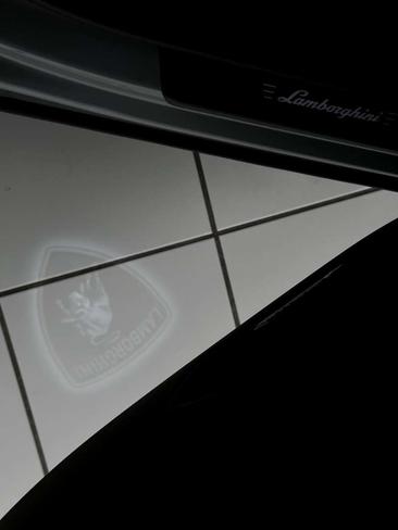 Lamborghini Urus SE — photo 15