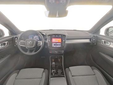 Volvo XC40 B4 — photo 5
