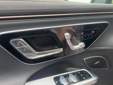 Mercedes EQE SUV 350+ Star Edition — photo 17