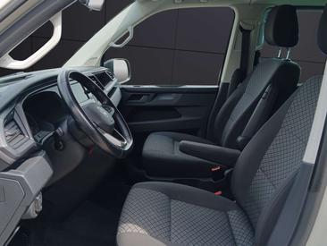 Volkswagen Multivan Van 2.0 TDI — photo 9