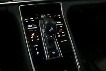 Porsche Panamera — photo 23