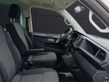 Volkswagen Multivan Van 2.0 TDI — photo 11