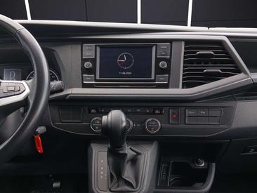 Volkswagen Multivan Van 2.0 TDI — photo 14