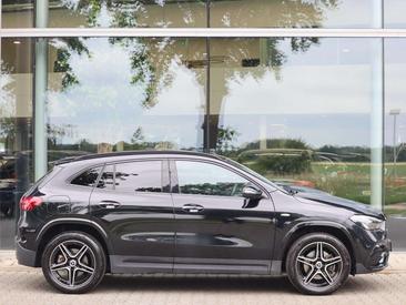 Mercedes GLA 250e — photo 4