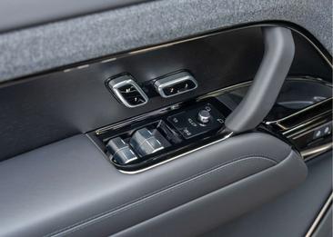 Land Rover Range Rover Sport P550e — photo 17