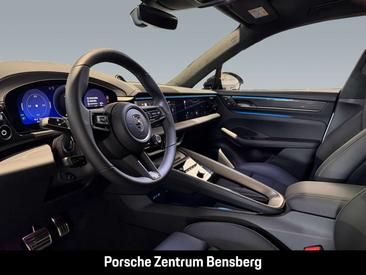 Porsche Macan Turbo Electric — photo 11