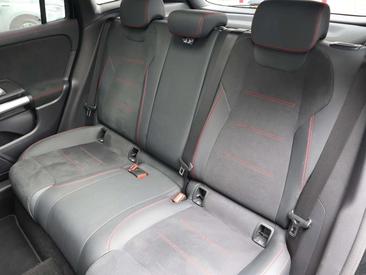 Mercedes GLA 250e — photo 10