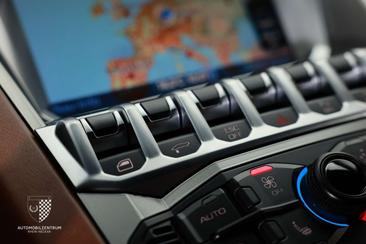Lamborghini Aventador S — photo 17