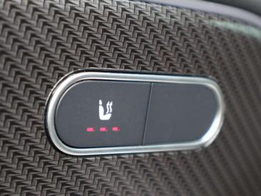 Mercedes GLA 250e — photo 14