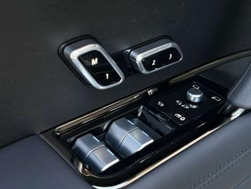 Land Rover Range Rover Sport P550e — photo 23
