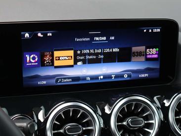 Mercedes GLA 250e — photo 23