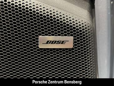 Porsche Macan Turbo Electric — photo 23