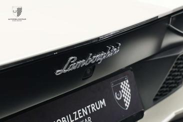 Lamborghini Aventador S — photo 32