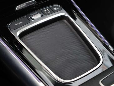 Mercedes GLA 250e — photo 28