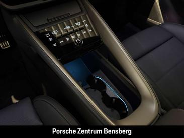 Porsche Macan Turbo Electric — photo 26