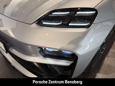 Porsche Macan Turbo Electric — photo 28