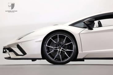 Lamborghini Aventador S — photo 37