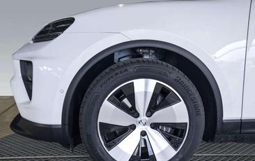 Porsche Macan Electric — photo 6