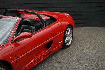 Ferrari F355 Berlinetta — photo 21