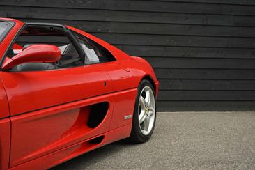 Ferrari F355 Berlinetta — photo 29