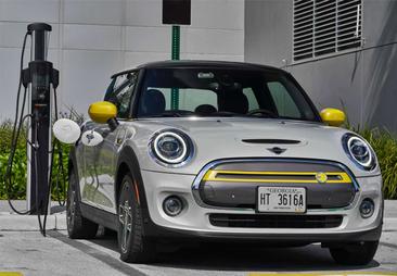 Mini 3 Portes Berline Cooper SE — photo 19