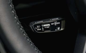 Porsche Macan Electric — photo 20