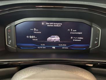 Volkswagen T-Roc R 4Motion — photo 14