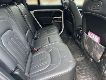 Land Rover Defender 110 D300 MHEV — photo 4